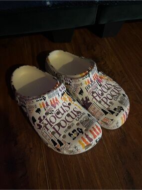 Hocus Pocus Print Slip-On Mules - White with Purple & Orange Accents